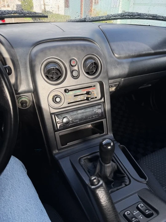 1997 Mazda NA MX-5 Miata - Image 11 of 12