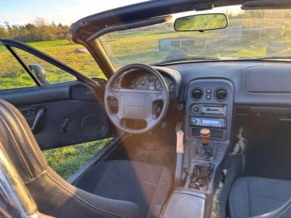 1997 Mazda NA MX-5 Miata - Image 9 of 15