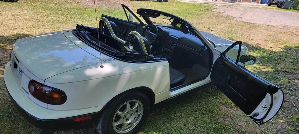 1997 Mazda NA MX-5 Miata - Image 8 of 9