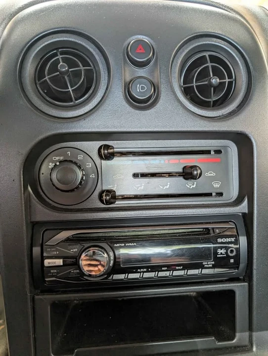 1997 Mazda NA MX-5 Miata - Image 14 of 18