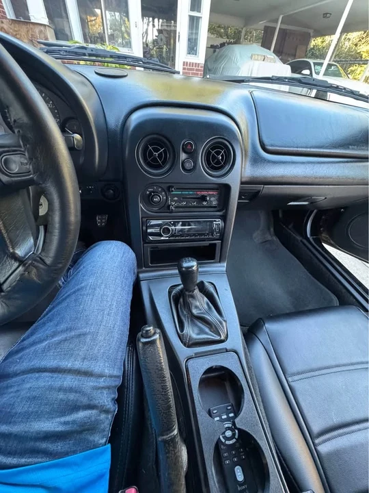 1997 Mazda NA MX-5 Miata - Image 14 of 15