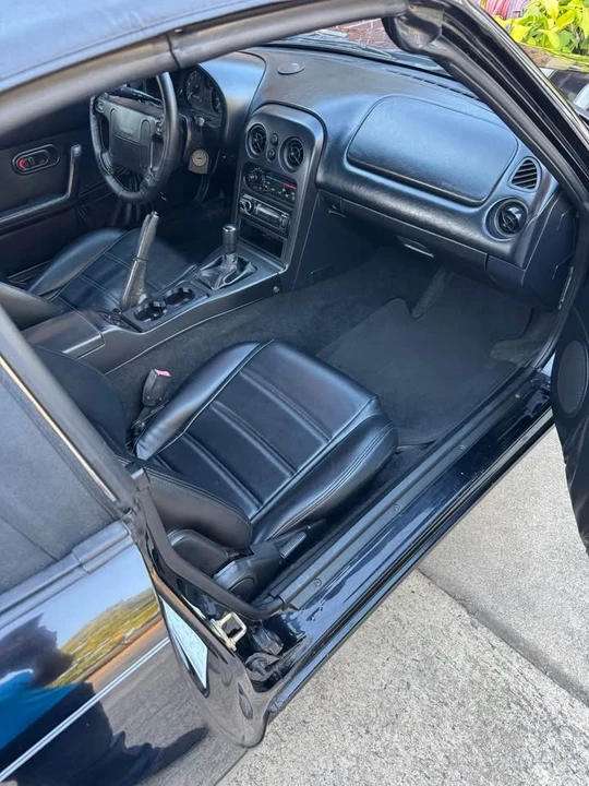 1997 Mazda NA MX-5 Miata - Image 8 of 15