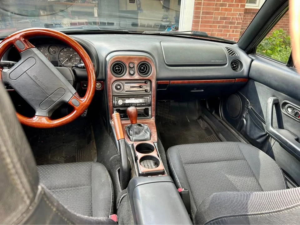 1997 Mazda NA MX-5 Miata - Image 13 of 17