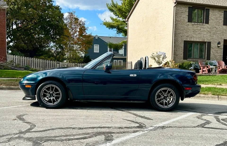 1997 Mazda NA MX-5 Miata - Image 2 of 17