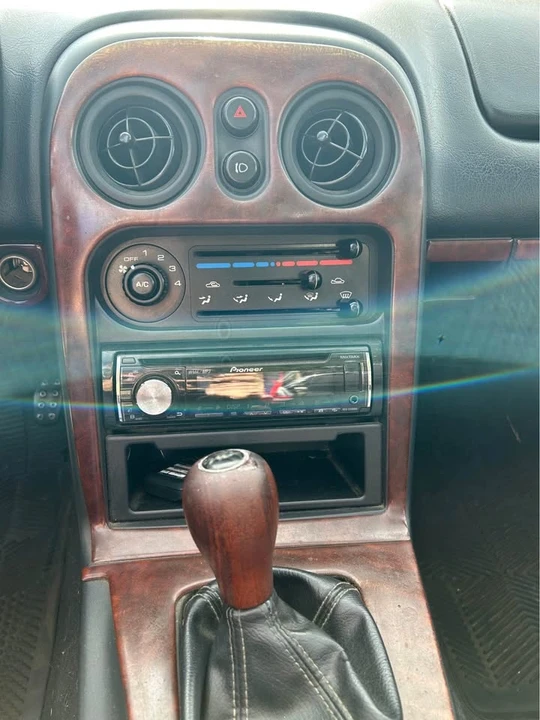 1997 Mazda NA MX-5 Miata - Image 9 of 17