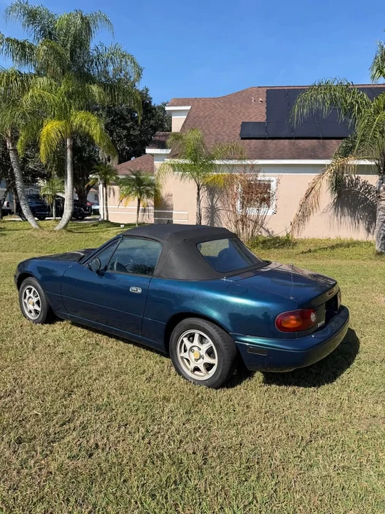 1997 Mazda NA MX-5 Miata - Image 6 of 12