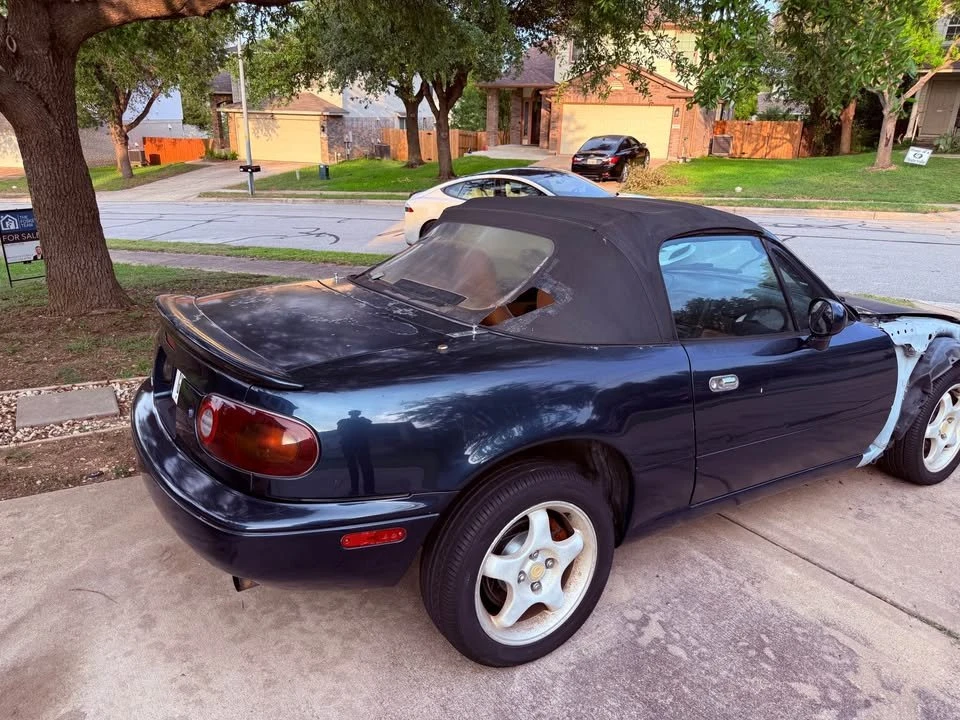1997 Mazda NA MX-5 Miata - Image 5 of 12