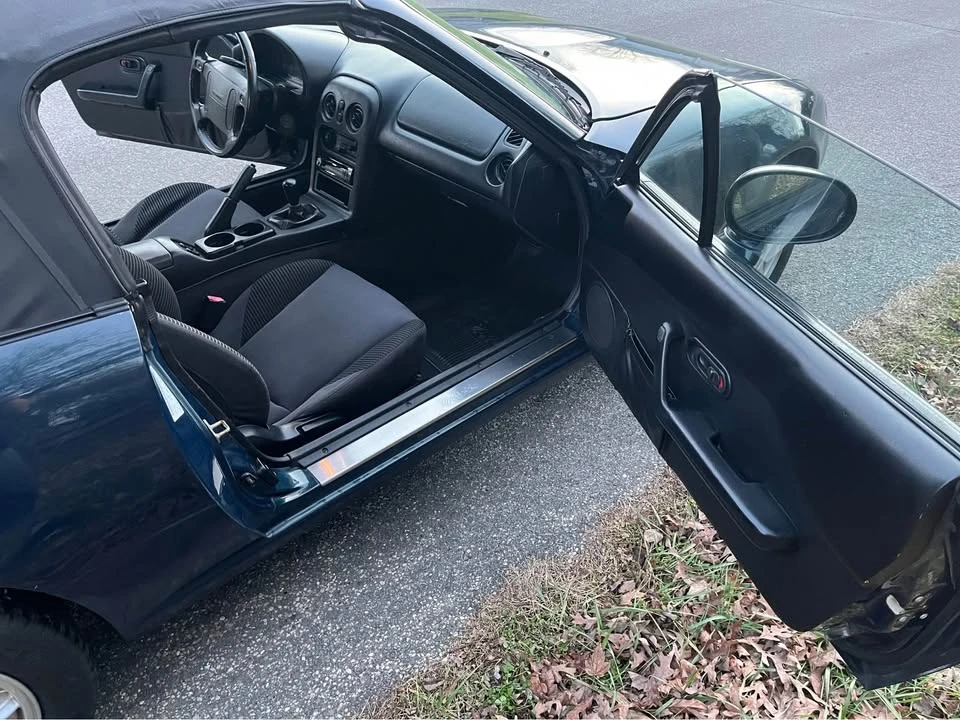 1997 Mazda NA MX-5 Miata - Image 8 of 16