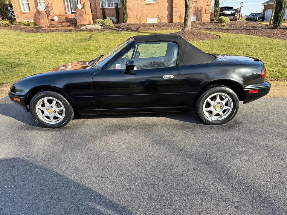 1997 Mazda NA MX-5 Miata - Image 2 of 12