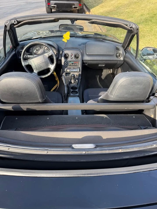 1997 Mazda NA MX-5 Miata - Image 6 of 12