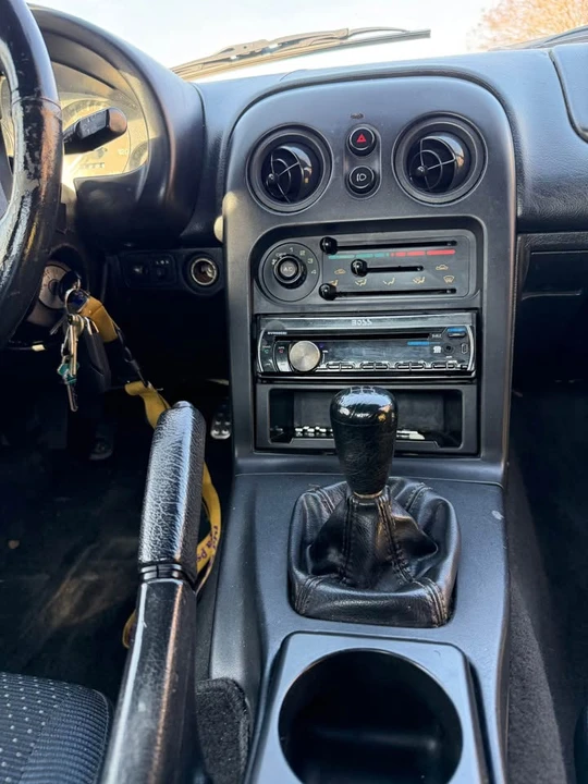 1997 Mazda NA MX-5 Miata - Image 8 of 12