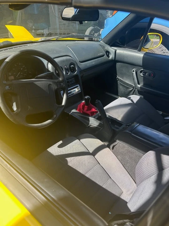 1997 Mazda NA MX-5 Miata - Image 6 of 8
