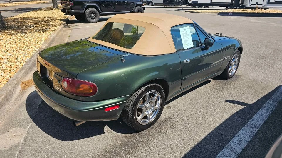 1997 Mazda NA MX-5 Miata - Image 8 of 11