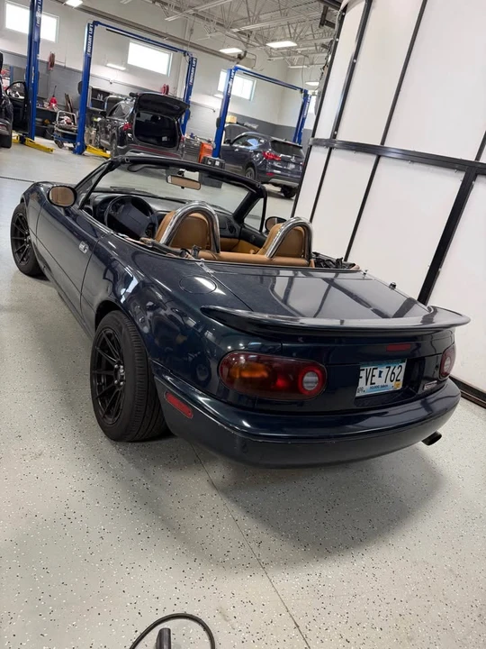 1997 Mazda NA MX-5 Miata - Image 5 of 8