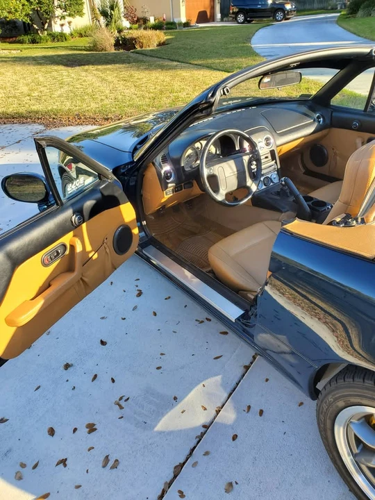 1997 Mazda NA MX-5 Miata - Image 2 of 3