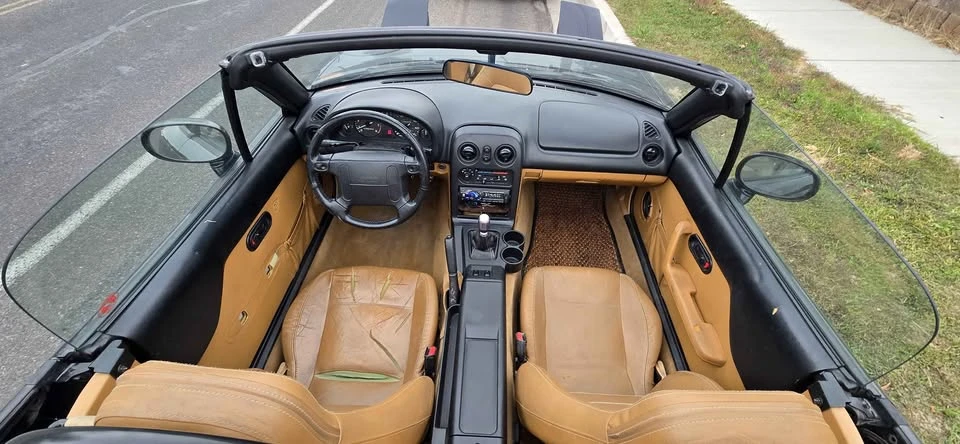 1997 Mazda NA MX-5 Miata - Image 8 of 12