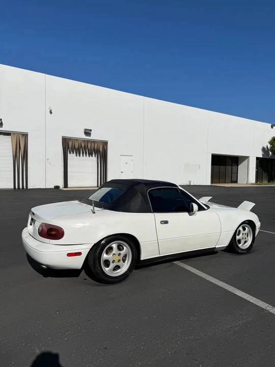 1997 Mazda NA MX-5 Miata - Image 5 of 8