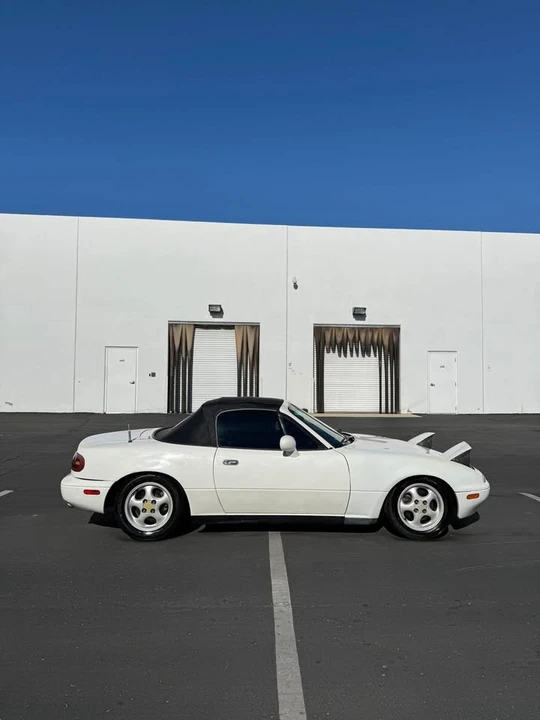 1997 Mazda NA MX-5 Miata - Image 3 of 8