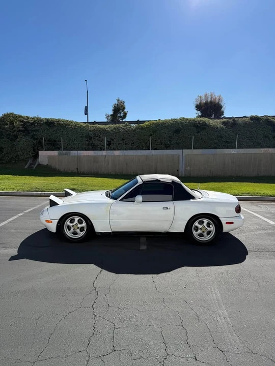 1997 Mazda NA MX-5 Miata - Image 6 of 8