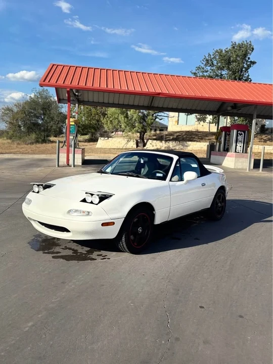 1997 Mazda NA MX-5 Miata - Image 6 of 8
