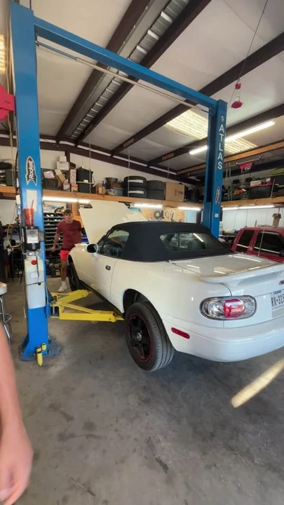 1997 Mazda NA MX-5 Miata - Image 3 of 8