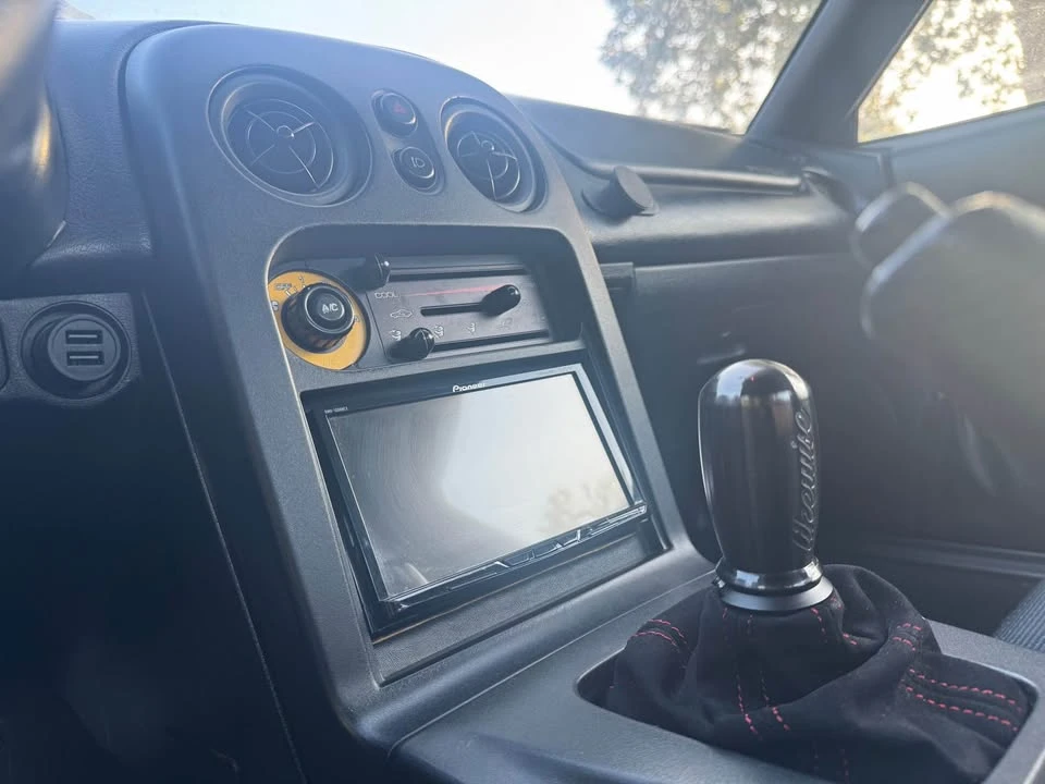 1997 Mazda NA MX-5 Miata - Image 18 of 20