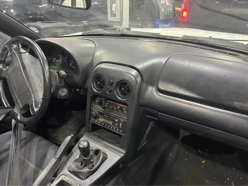 1997 Mazda NA MX-5 Miata - Image 8 of 11