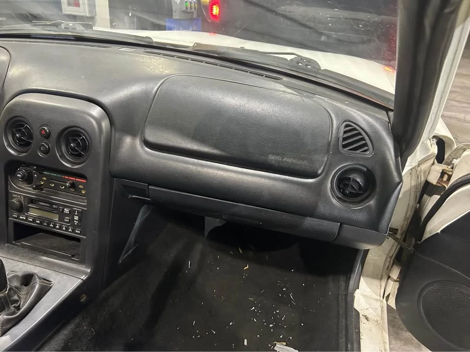 1997 Mazda NA MX-5 Miata - Image 9 of 11