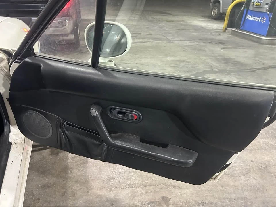 1997 Mazda NA MX-5 Miata - Image 7 of 11