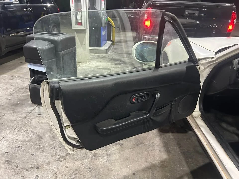 1997 Mazda NA MX-5 Miata - Image 3 of 11