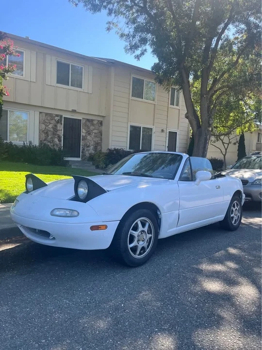 1997 Mazda NA MX-5 Miata - Image 2 of 10