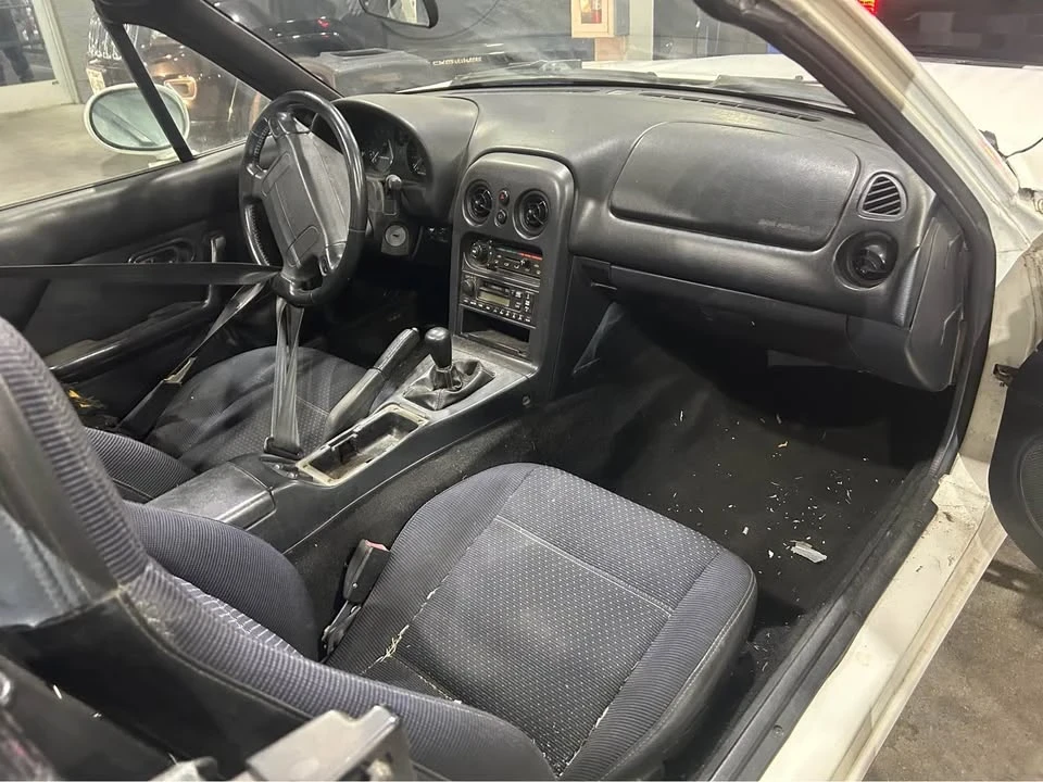 1997 Mazda NA MX-5 Miata - Image 4 of 11