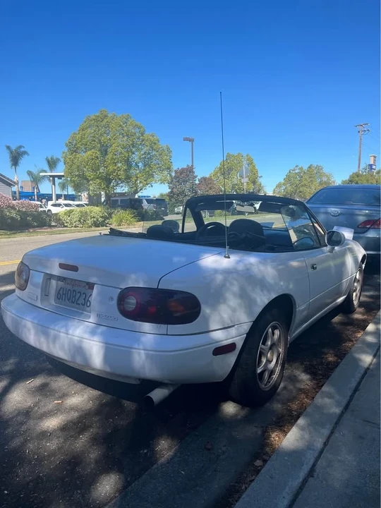 1997 Mazda NA MX-5 Miata - Image 5 of 10