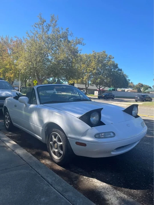 1997 Mazda NA MX-5 Miata - Image 6 of 10