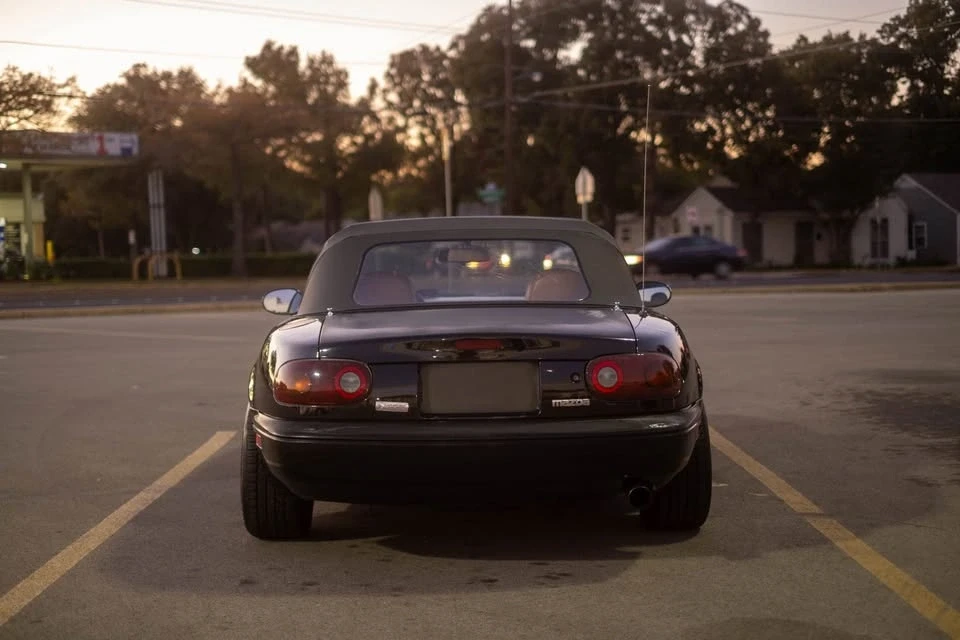 1997 Mazda NA MX-5 Miata - Image 5 of 9