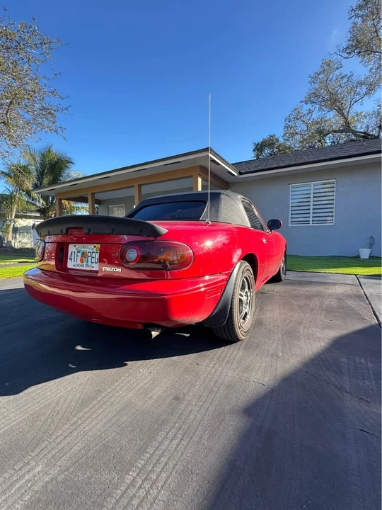1997 Mazda NA MX-5 Miata - Image 5 of 10