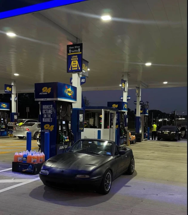 1997 Mazda NA MX-5 Miata - Image 2 of 2