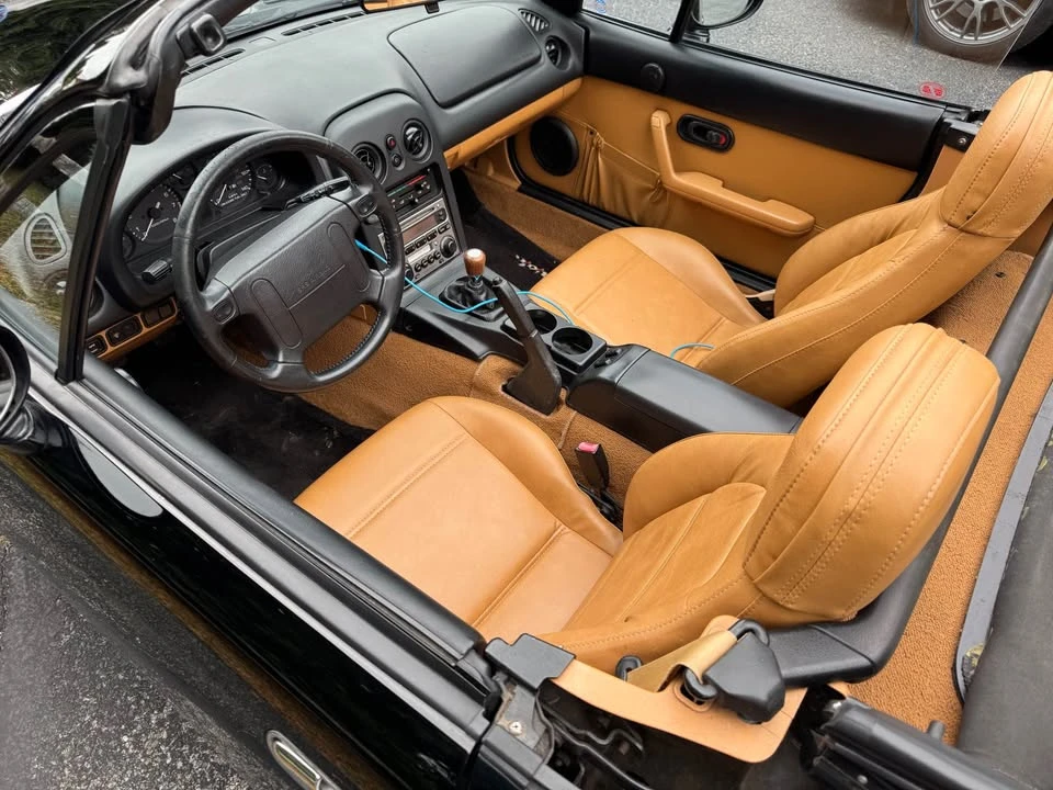 1997 Mazda NA MX-5 Miata - Image 6 of 12