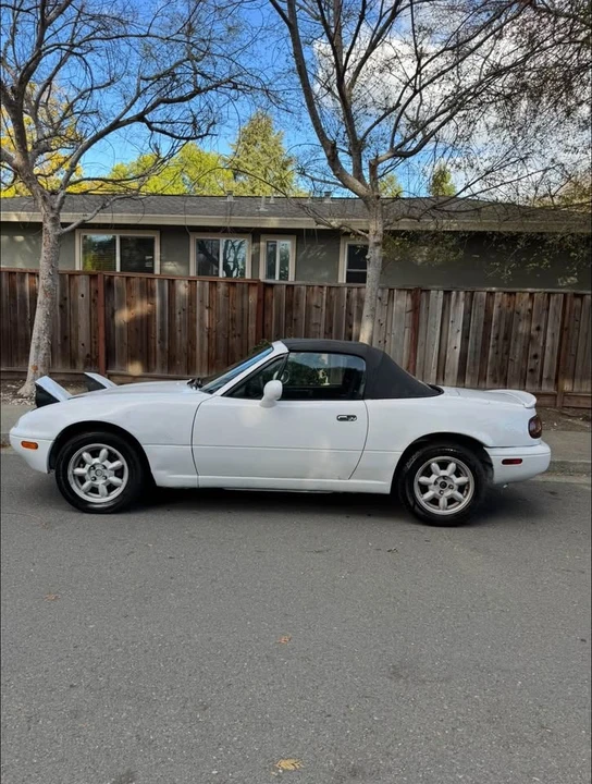 1997 Mazda NA MX-5 Miata - Image 2 of 7