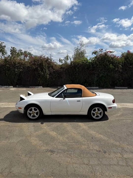 1997 Mazda NA MX-5 Miata - Image 8 of 10