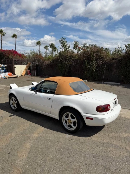 1997 Mazda NA MX-5 Miata - Image 4 of 10