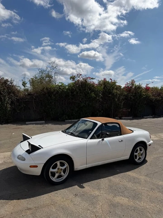 1997 Mazda NA MX-5 Miata - Image 5 of 10
