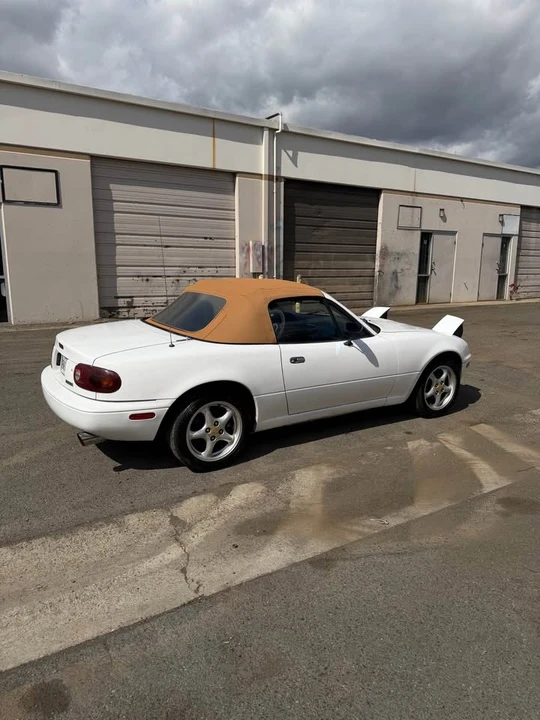 1997 Mazda NA MX-5 Miata - Image 6 of 10