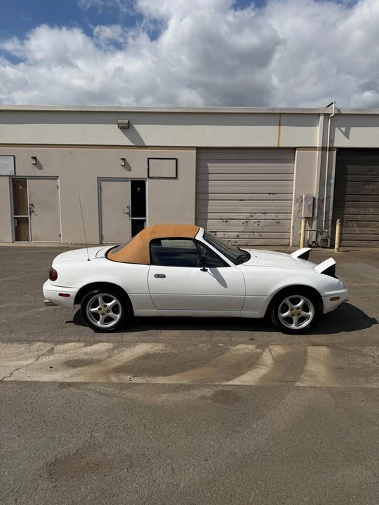 1997 Mazda NA MX-5 Miata - Image 2 of 10