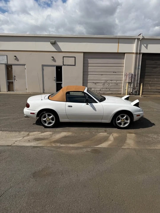 1997 Mazda NA MX-5 Miata - Image 7 of 10