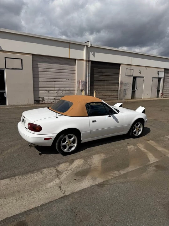 1997 Mazda NA MX-5 Miata - Image 6 of 10