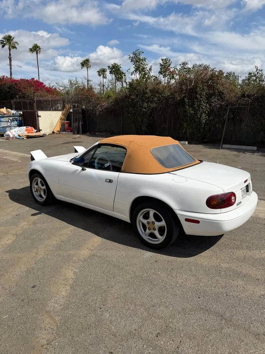 1997 Mazda NA MX-5 Miata - Image 4 of 10