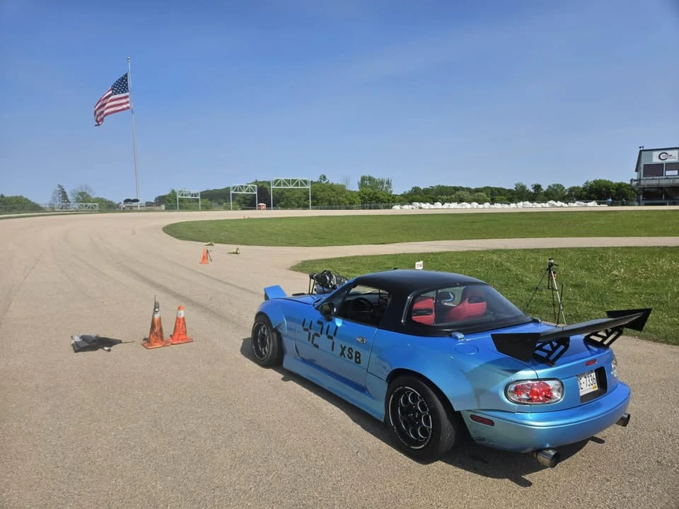 1997 Mazda NA MX-5 Miata - Image 5 of 6