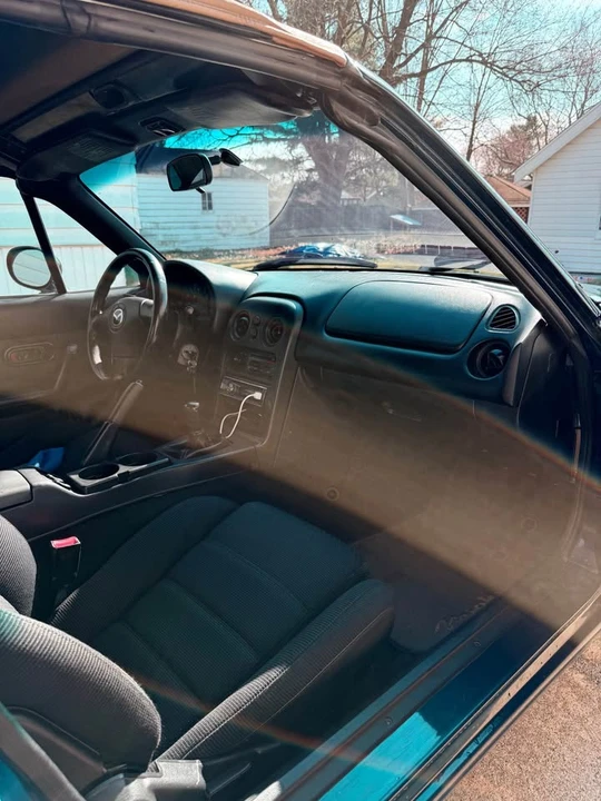 1997 Mazda NA MX-5 Miata - Image 16 of 19