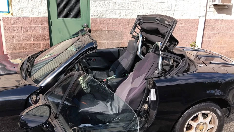 1997 Mazda NA MX-5 Miata - Image 8 of 20